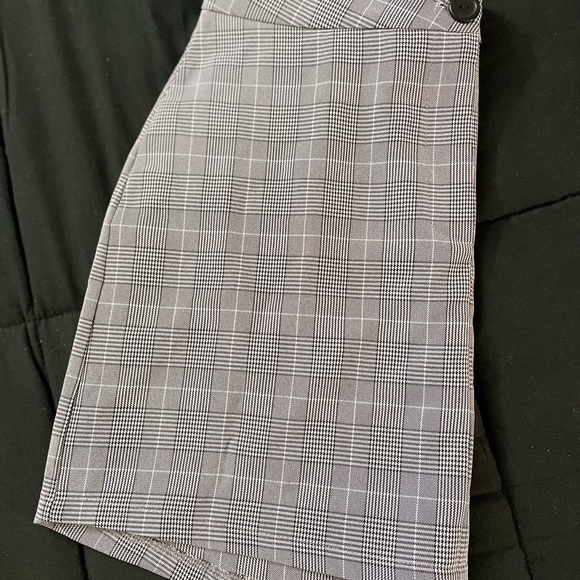 Vintage Black White And Grey Mini Skirt Size Large - Picture 3 of 3